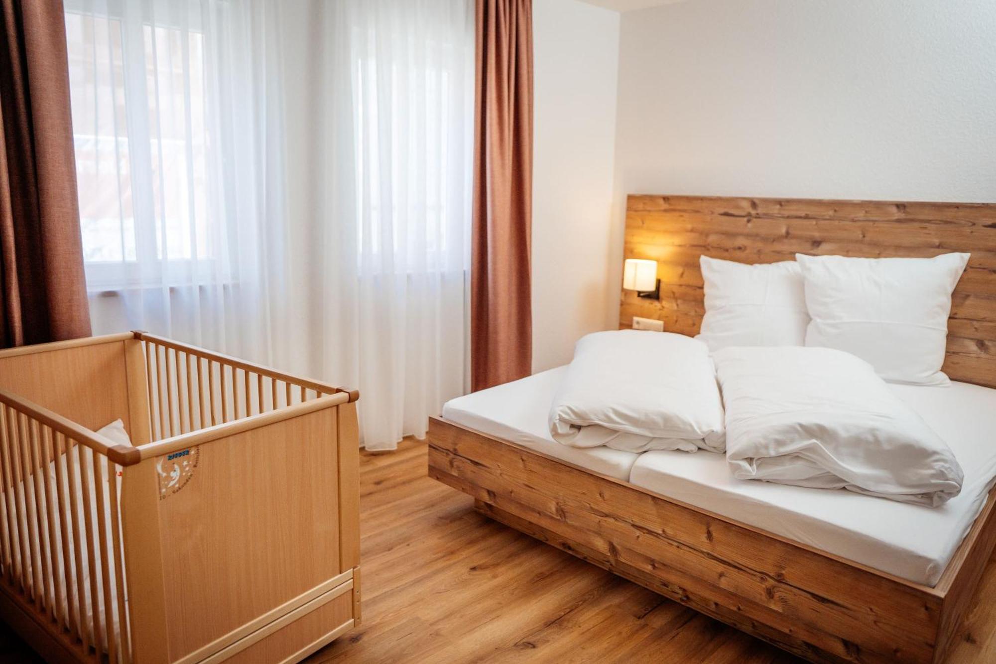 Bauernhaeusle Hotell Hessigheim Eksteriør bilde